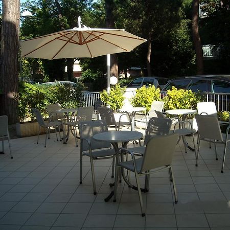 Hotel Haiti Milano Marittima Ngoại thất bức ảnh