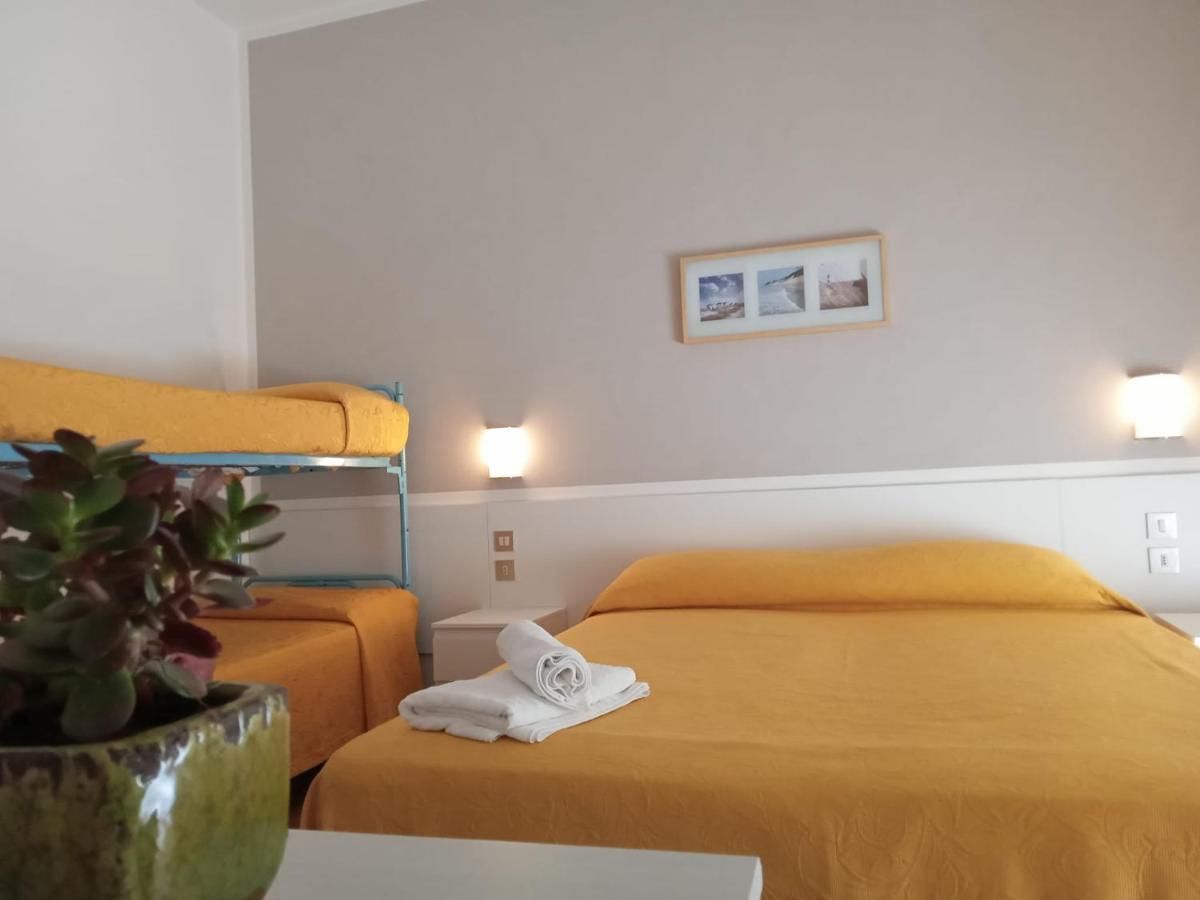 Hotel Haiti Milano Marittima Ngoại thất bức ảnh