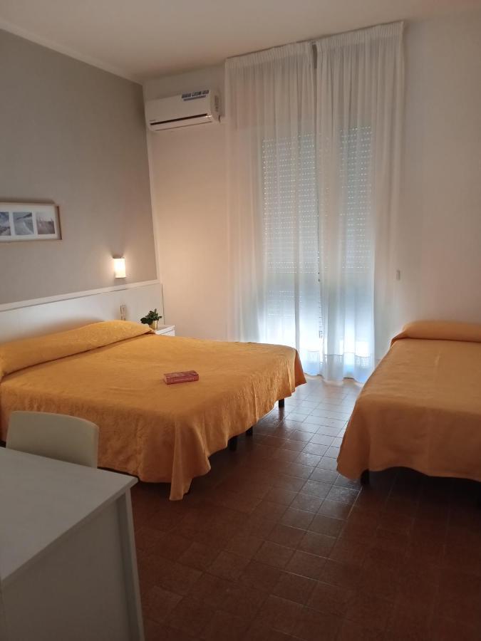 Hotel Haiti Milano Marittima Ngoại thất bức ảnh
