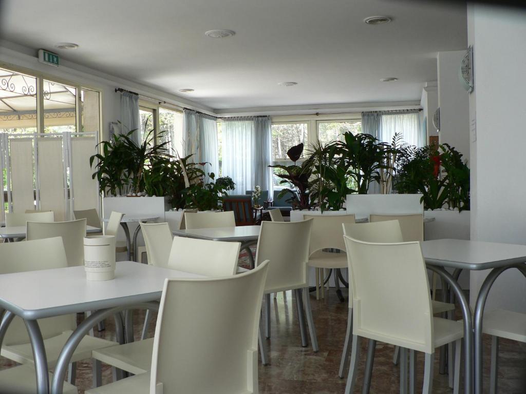 Hotel Haiti Milano Marittima Ngoại thất bức ảnh