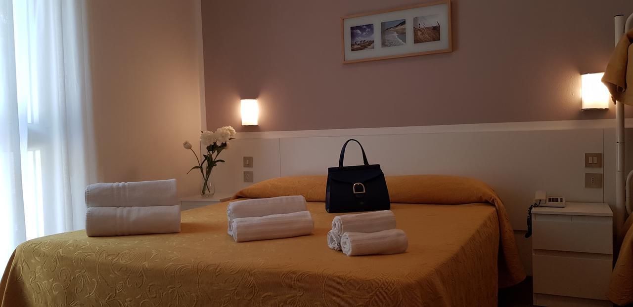 Hotel Haiti Milano Marittima Ngoại thất bức ảnh