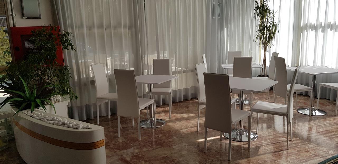 Hotel Haiti Milano Marittima Ngoại thất bức ảnh